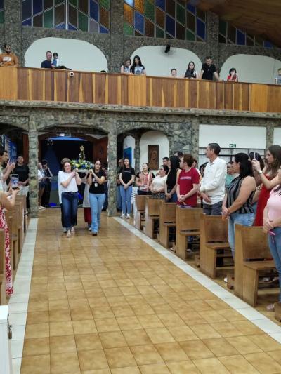 3º Dia da Novena reúne centenas de devotos no Santuário Nossa Senhora Aparecida Celebração foi presidida pelo Padre Aroldo Shinemann Filho e marcada por fé